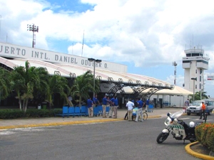 Liberia international airport, just finishing a major expansion, is about 15 minutes away.